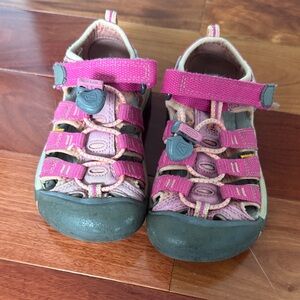 Keen toddler shoes / sandals